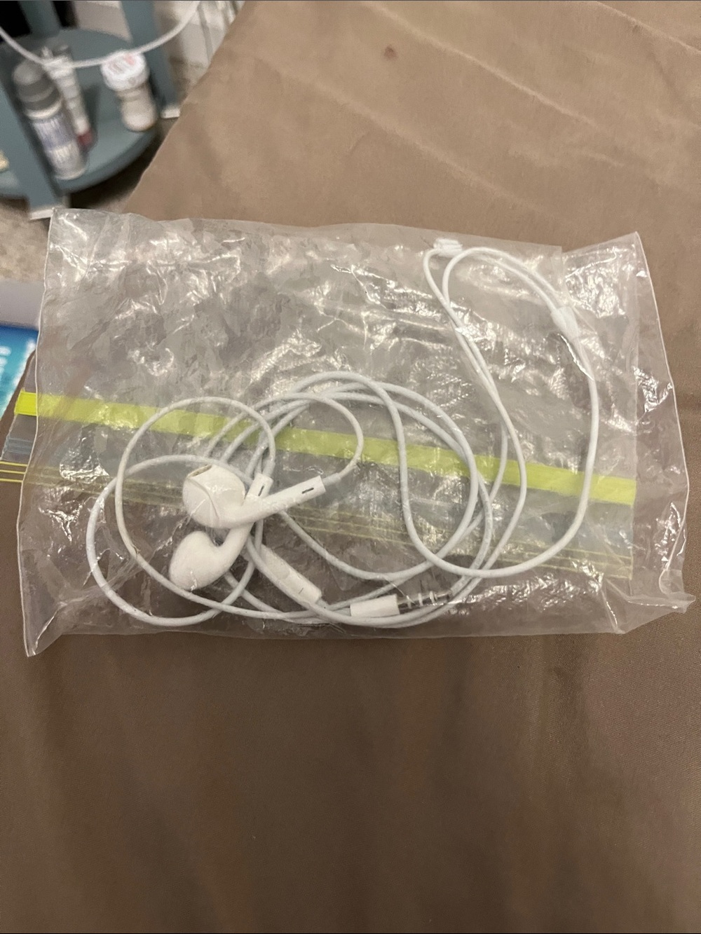 White Wired Earbud Headphones with Inline Microphone